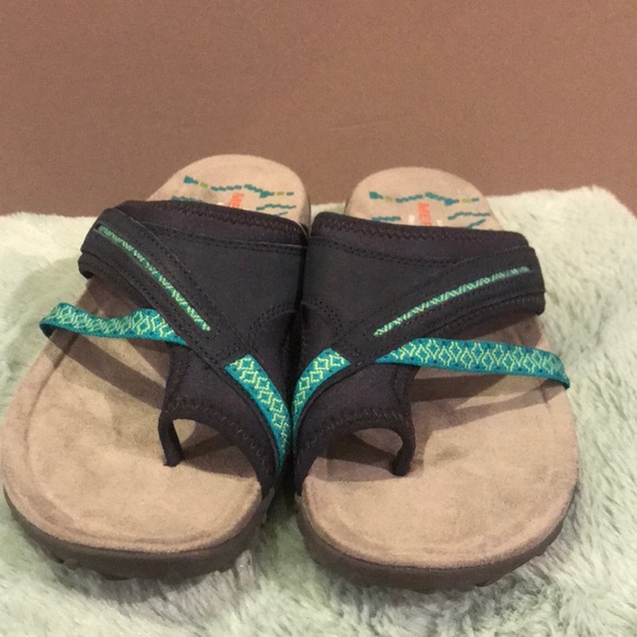 merrell air cushion memory foam sandals